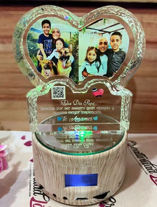 Lámpara LED Alas con fotos de familia · Fotografía 2