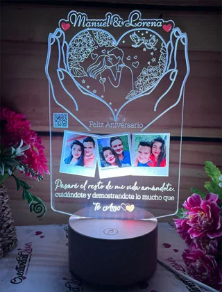 Lámpara LED Manos sosteniendo corazón · Fotografía 2